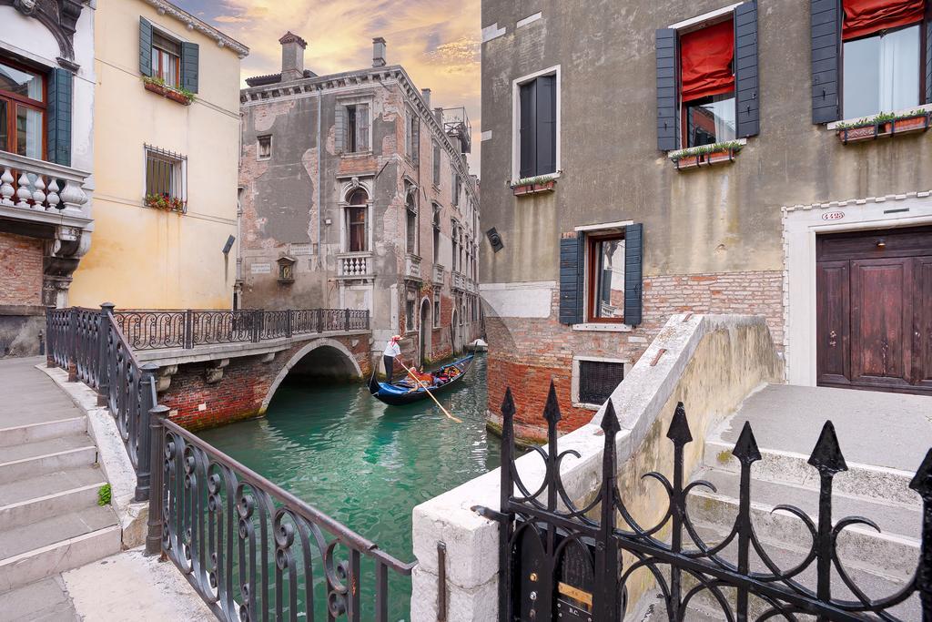 Charming House Iqs Apartment Venice Exterior photo